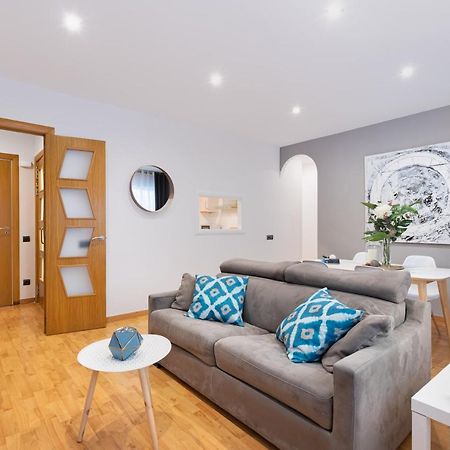 Lodging Apartments Villa De Gracia 2 Bedroom Cozy Apartment バルセロナ エクステリア 写真