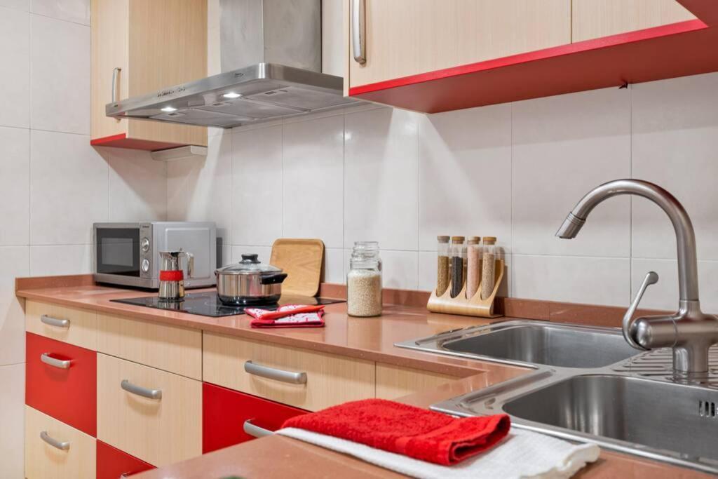 Lodging Apartments Villa De Gracia 2 Bedroom Cozy Apartment バルセロナ エクステリア 写真