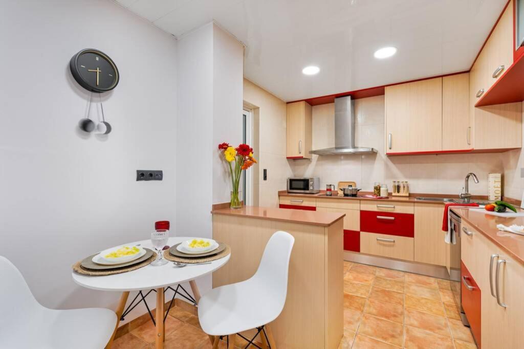 Lodging Apartments Villa De Gracia 2 Bedroom Cozy Apartment バルセロナ エクステリア 写真