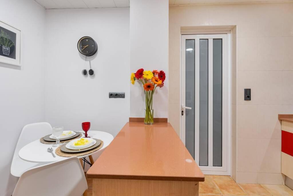 Lodging Apartments Villa De Gracia 2 Bedroom Cozy Apartment バルセロナ エクステリア 写真